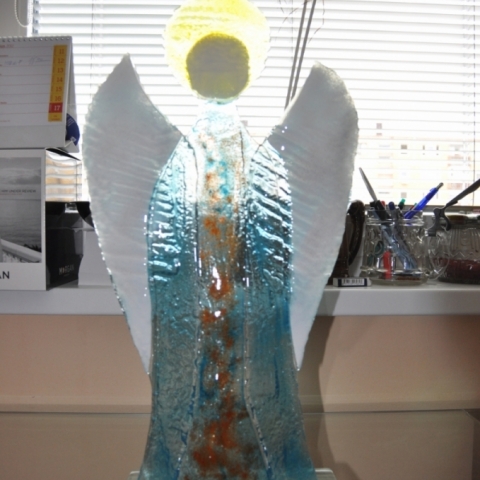 ANJEL MODRÝ 60 cm, technika fusing 2012